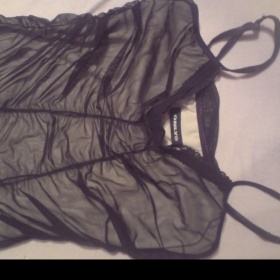 Černý krajkovaný top,značky Only