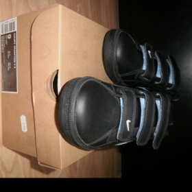 Černé pánské boty nike