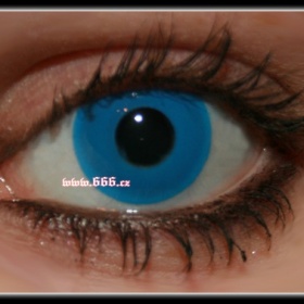 Modrá kontaktní čočka - foto č. 1