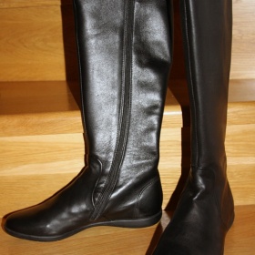 Černé kožené kozačky zn. Camper