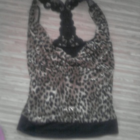 Tygrovaný top přes krk s vlnkou vepředu