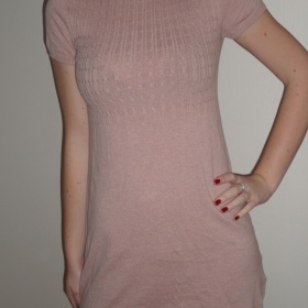 Růžové, svetrové šaty značky Clockhouse - foto č. 1