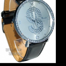 Hodinky s velkým kulatým ciferníkem