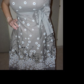 Šedé šaty s mašlí