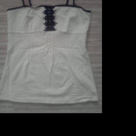 Krémové tílko značky Mango