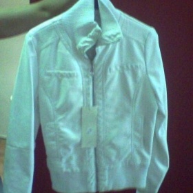 Bílá koženková bunda - foto č. 1