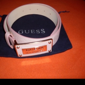 Růžový pásek Guess by Marciano