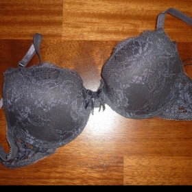 Šedá podprsenka NewYorker