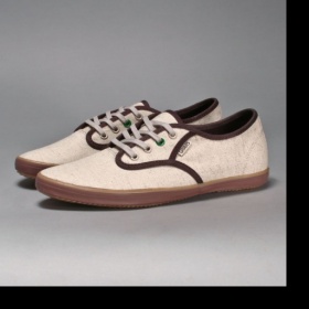 Co k hnědým riflím?