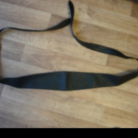 Černý koženkový pásek na zavazování Takko