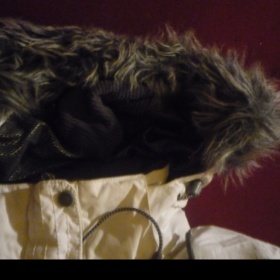 Bílá zimní bunda zn. Husky