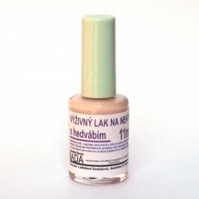 Lak na nehty s hedvábím