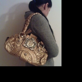 Zlatá kabelka Guess