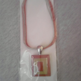 Oranžový náhrdelník