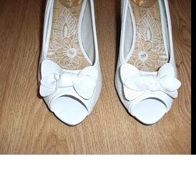 Bílé lodičky s mašlí- Graceland