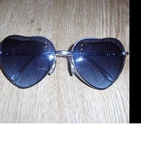 Sluneční brýle srdíčkové HM - foto č. 1