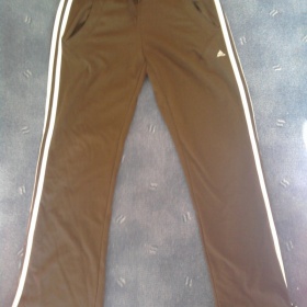 Černé tepláky Adidas