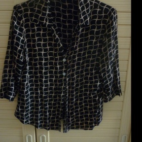 Černá vzorovaná košile